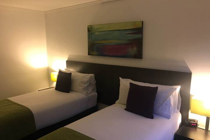 Room 6 of 32