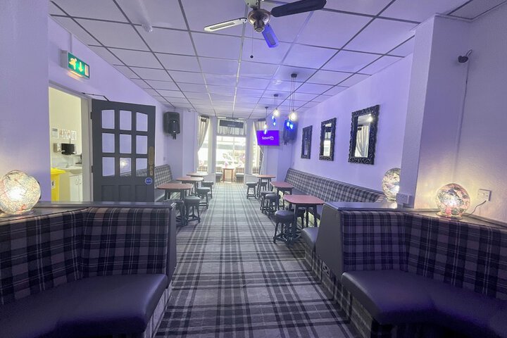 Lounge 121 of 148