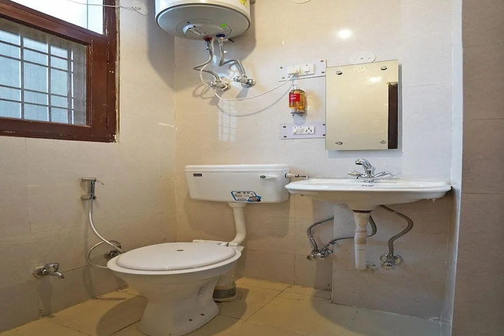 Room 7 of 11