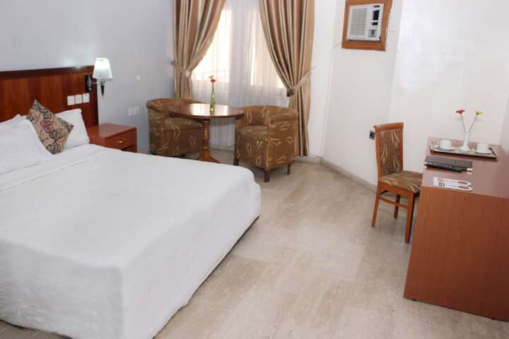Room 6 of 20