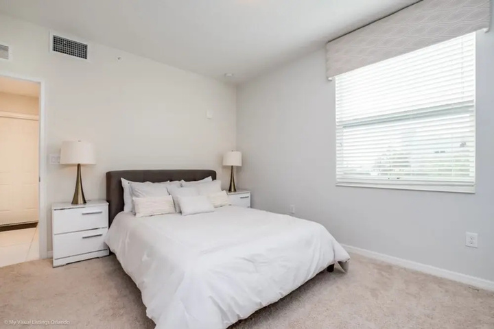 Room 6 of 22