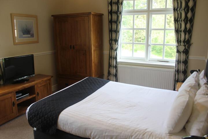 Room 3 of 68