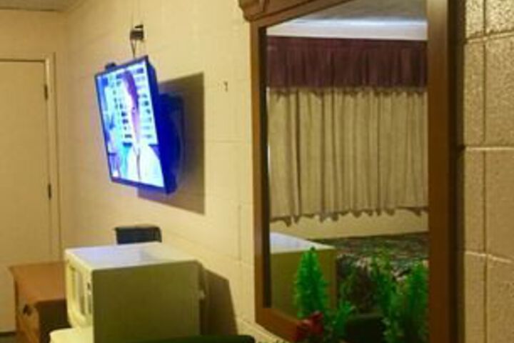 Room 18 of 24