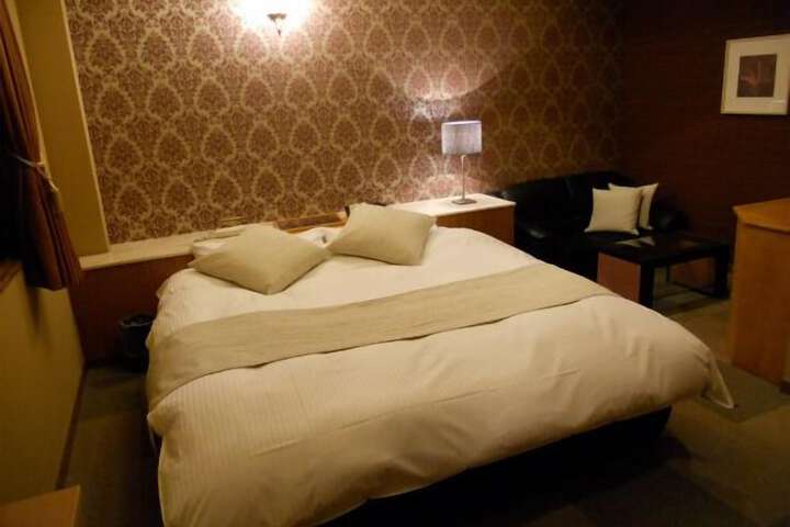 Room 13 of 15