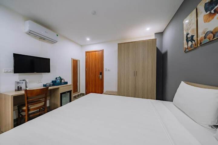 Room 5 of 26