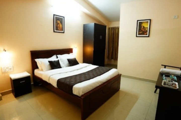 Room 6 of 9