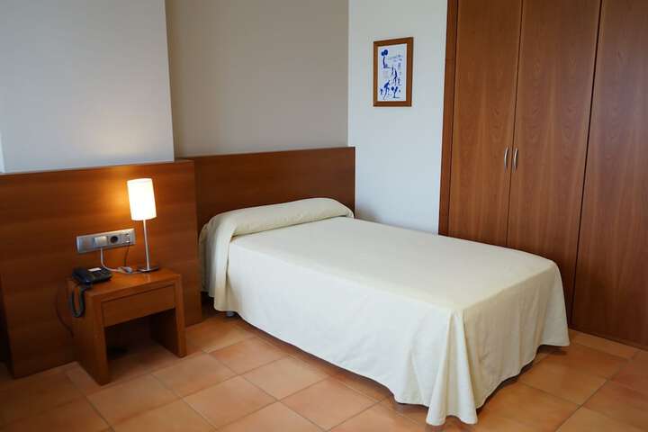 Room 12 of 30
