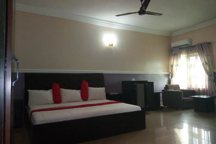 Room 13 of 30