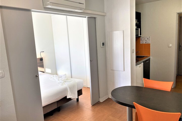 Room 17 of 52