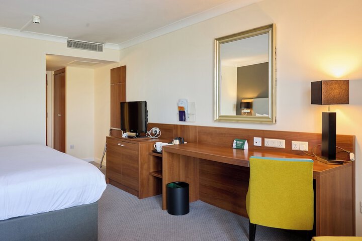 Room 126 of 292