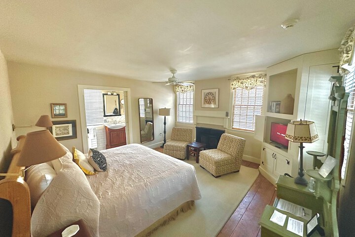 Room 6 of 29
