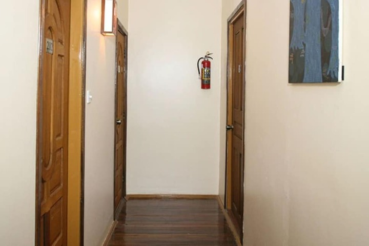 Ballroom/Hall 18 of 24