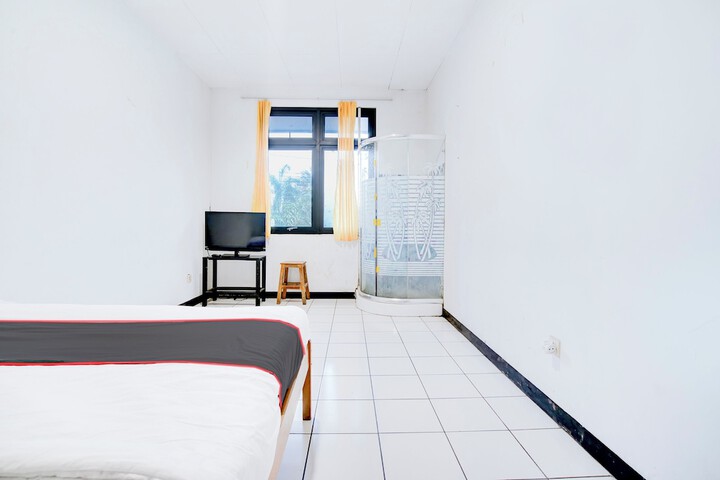 Room 9 of 28