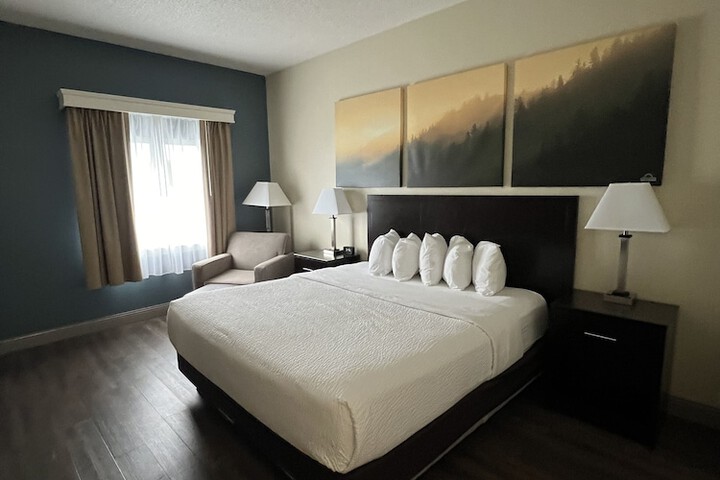 Room 8 of 50