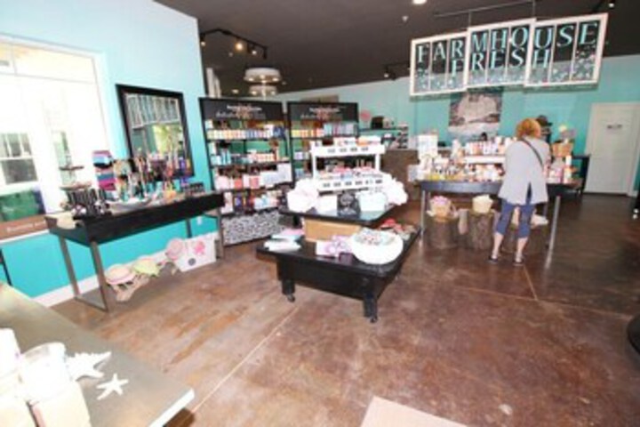 Gift Shop 134 of 225