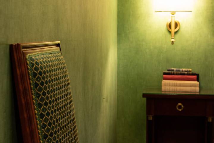 Room 15 of 53