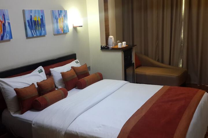 Room 9 of 131