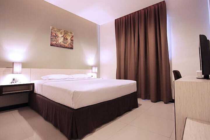 Room 14 of 48