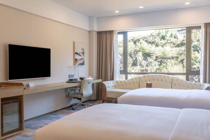 Room 54 of 131