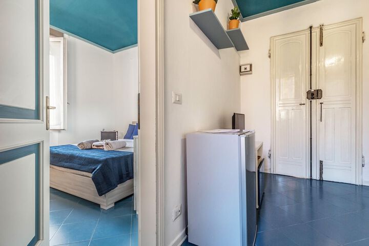 Room 5 of 33