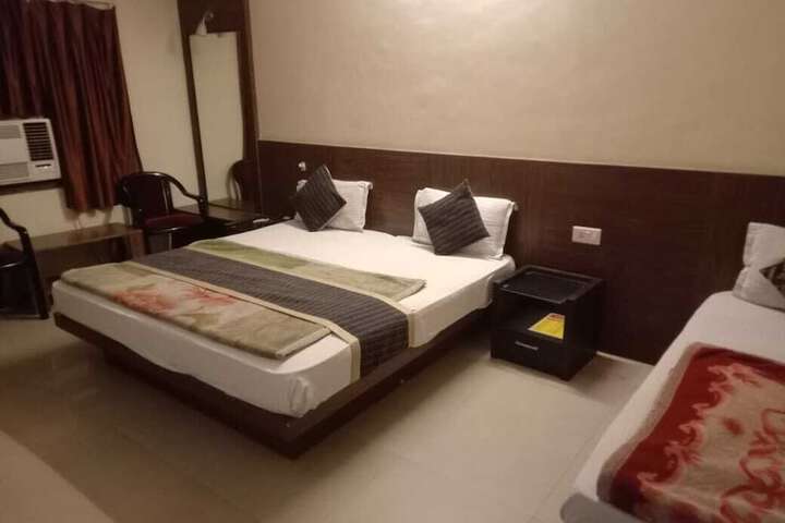Room 28 of 37