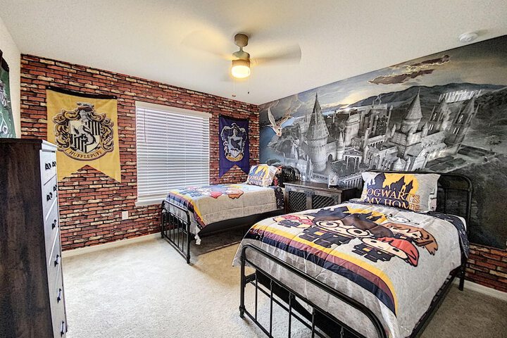 Room 2 of 18