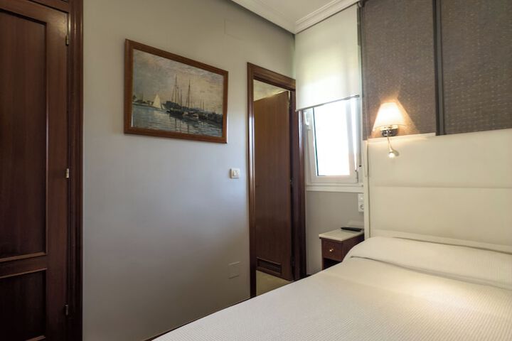 Room 42 of 93