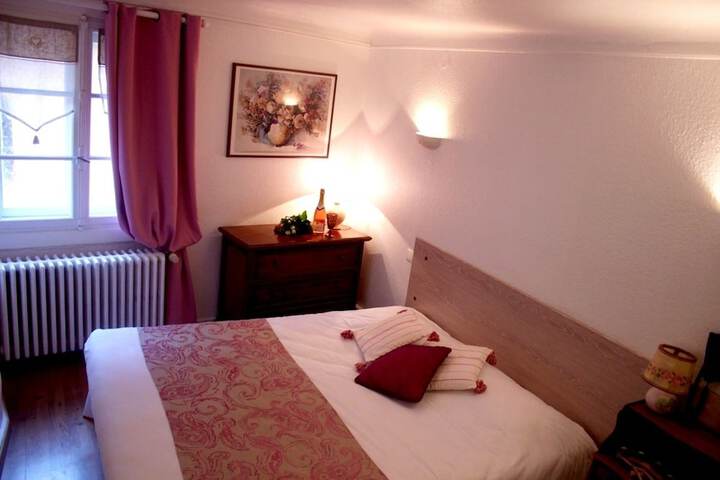 Room 6 of 33