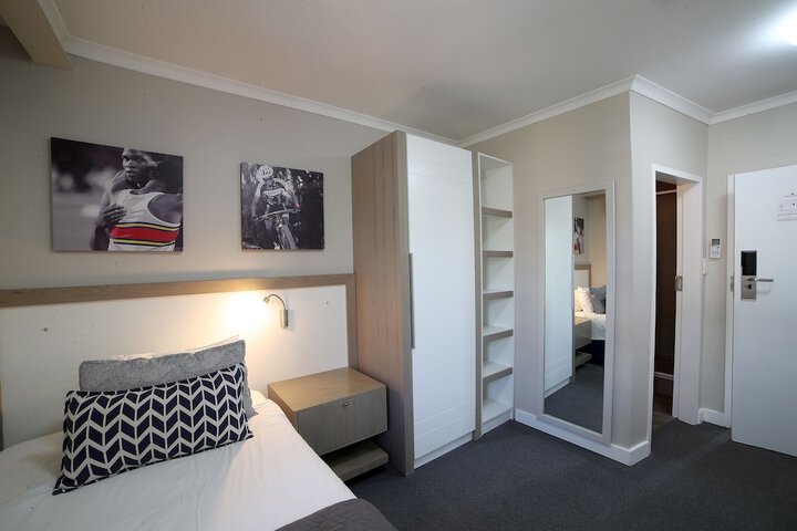 Room 12 of 19