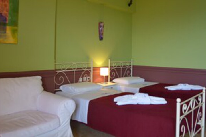 Room 47 of 120