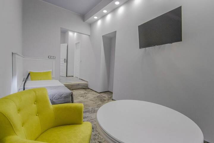 Room 6 of 56