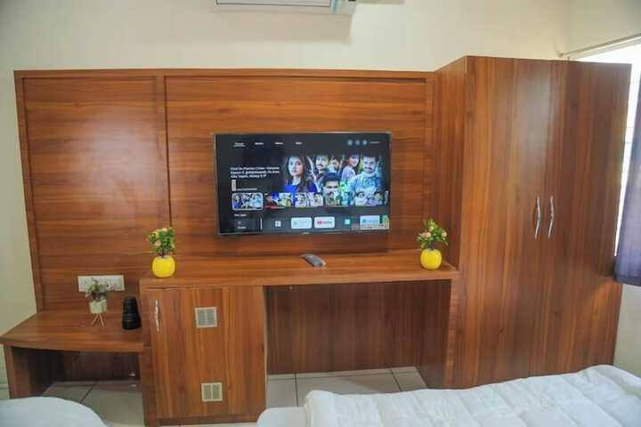 Room 17 of 24