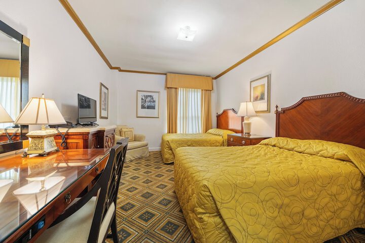 Quadruple with Double Bed (4 of 22)