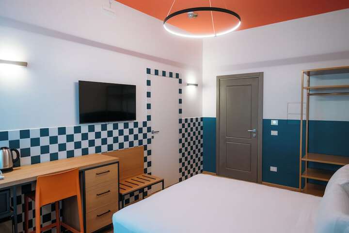 Room 122 of 188