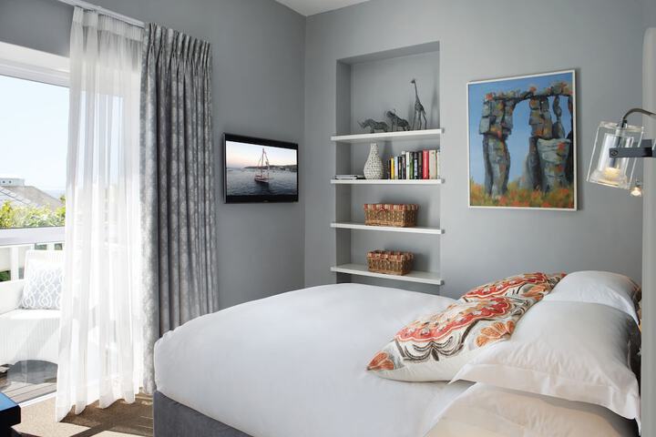 Room 6 of 54