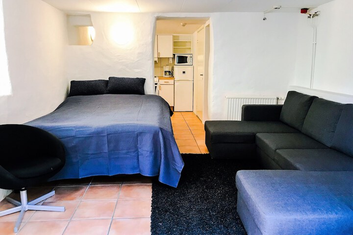 Room 12 of 50