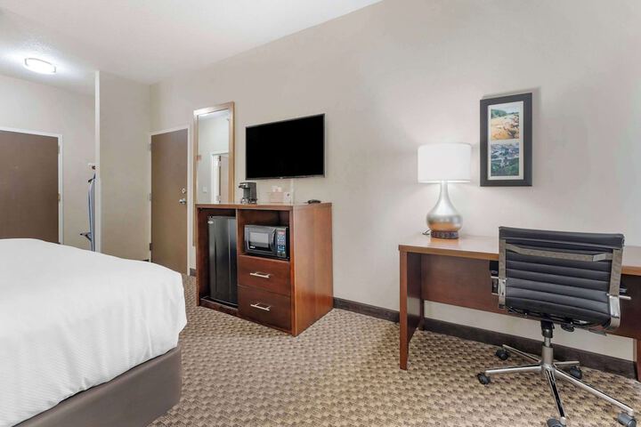 Room 8 of 36