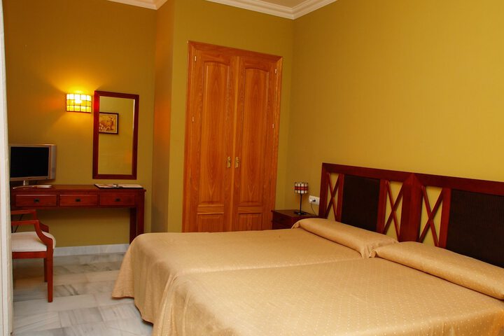 Room 5 of 37