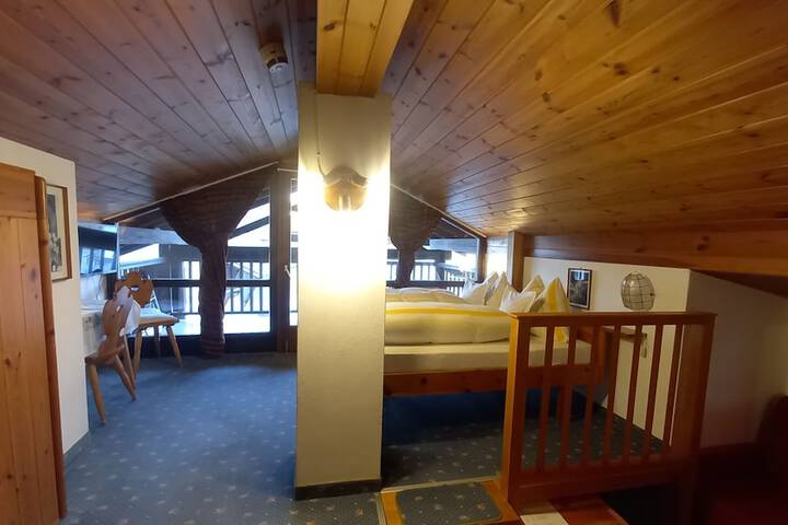 Room 44 of 92