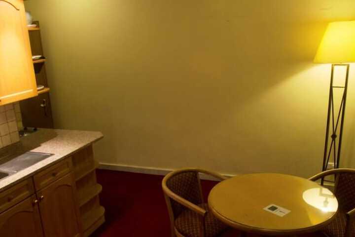 Room 16 of 38