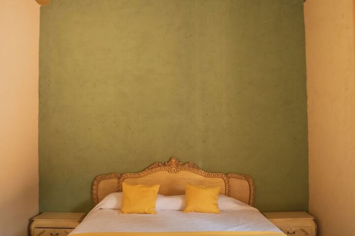 Room 12 of 26