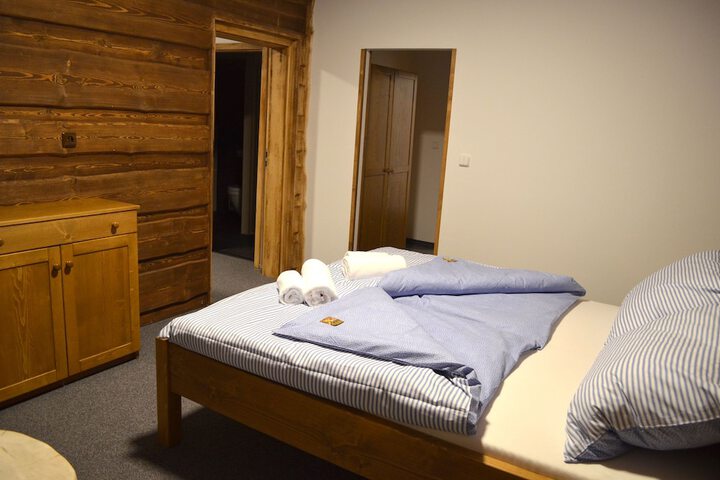 Room 12 of 25