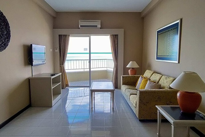 Room 315 of 650