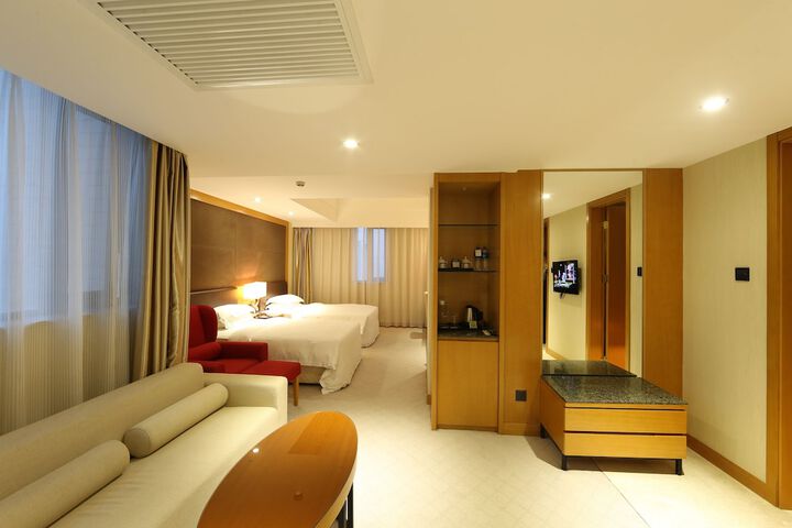 Room 4 of 42