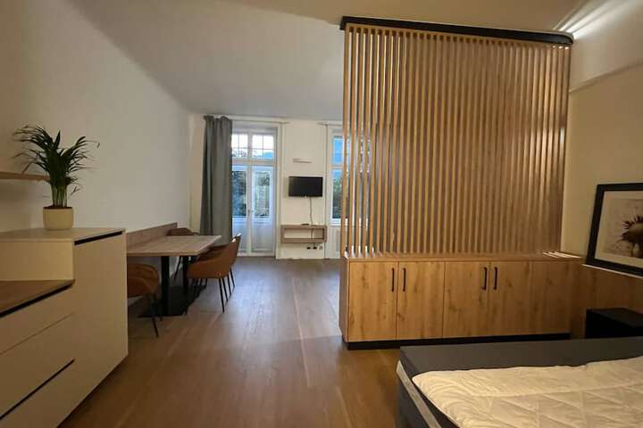 Room 26 of 61