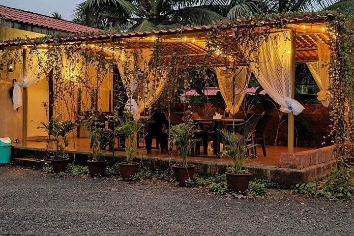 Hotel Exterior 12 of 12
