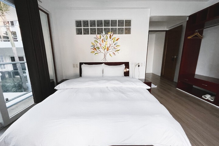 Room 25 of 80