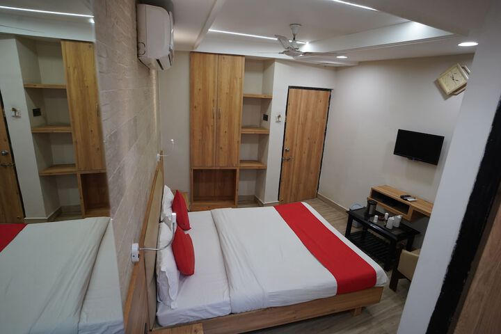 Room 8 of 44