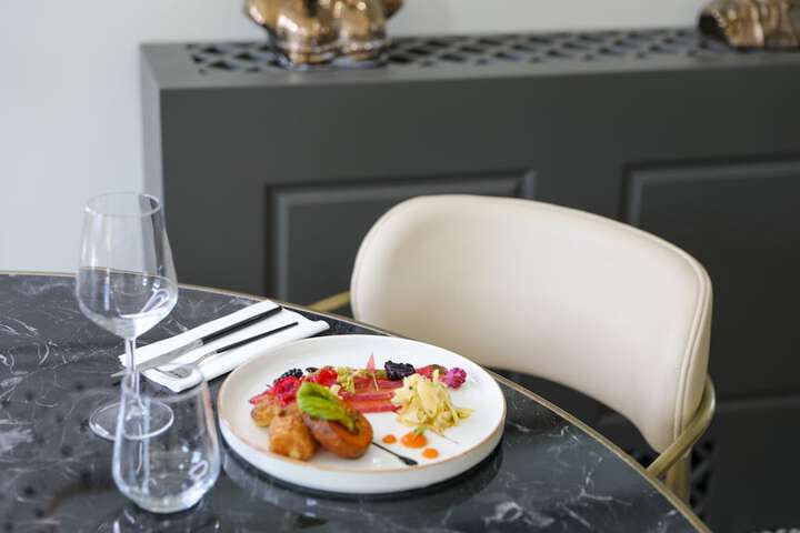 Dining 44 of 60