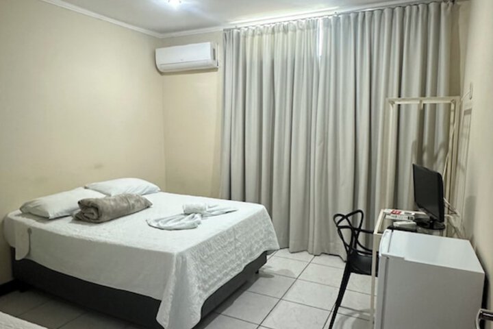 Room 47 of 90